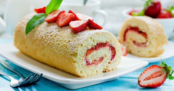 Folláin Strawberry Cream Swiss Roll - Recipe | Folláin
