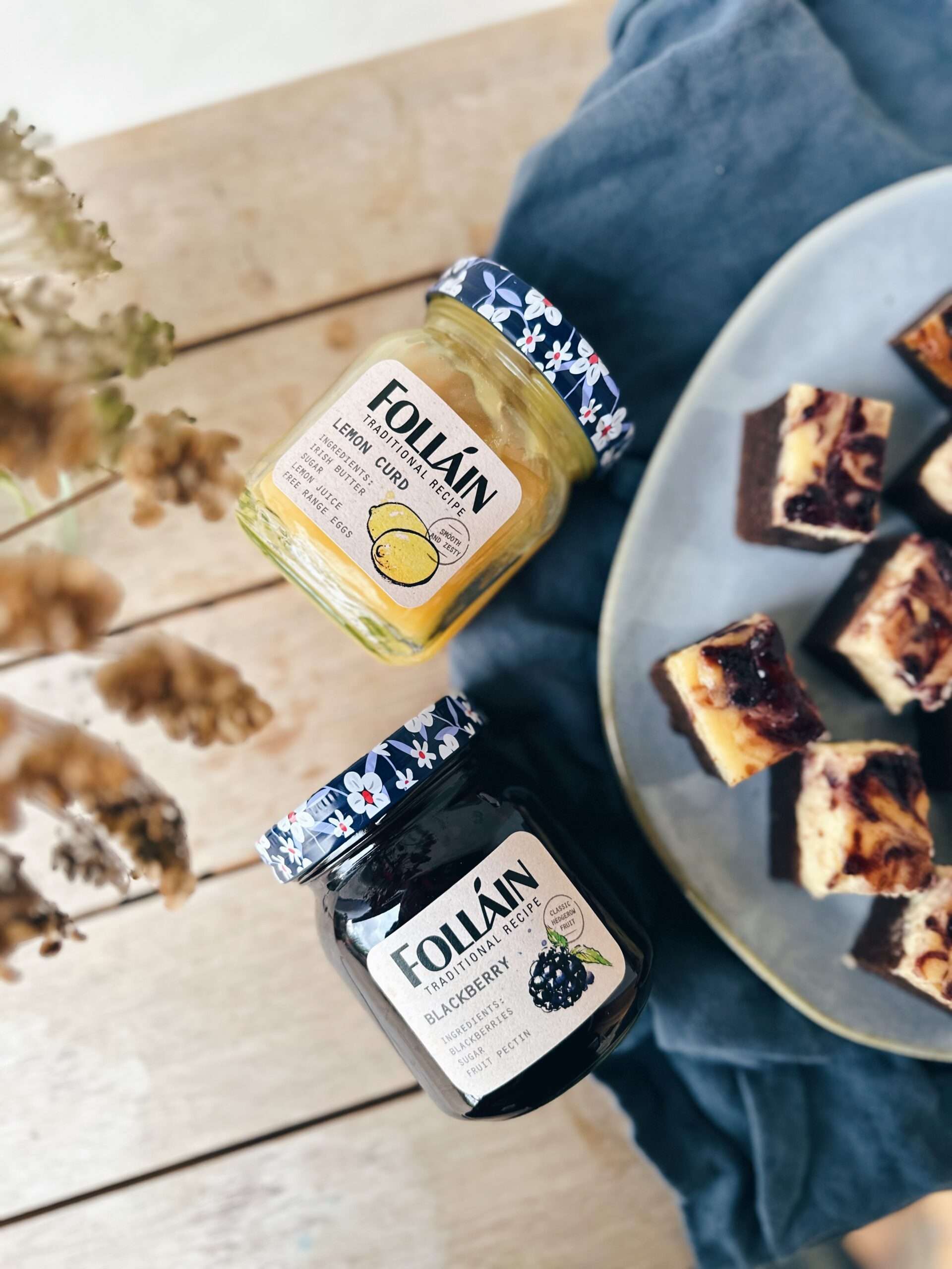 Blackberry & Lemon Curd Swirl Cheesecake Brownies - Recipe | Folláin